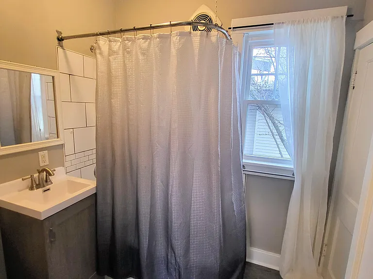 3813 S Wayne Ave — Photo 5