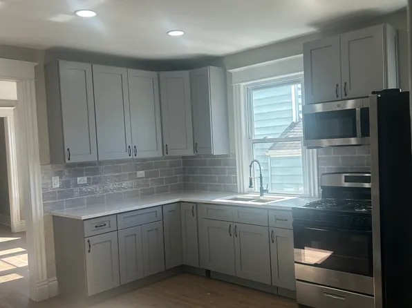 920-922 Villa St, Racine, WI 53403