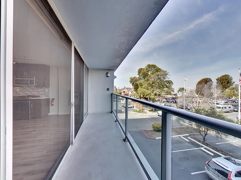 Panomar Luxury Apartments — Photo 30