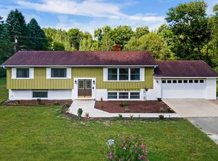 10180 Moon Rd, Saline, MI 48176