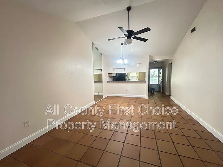 313 Bay Pl — Photo 6