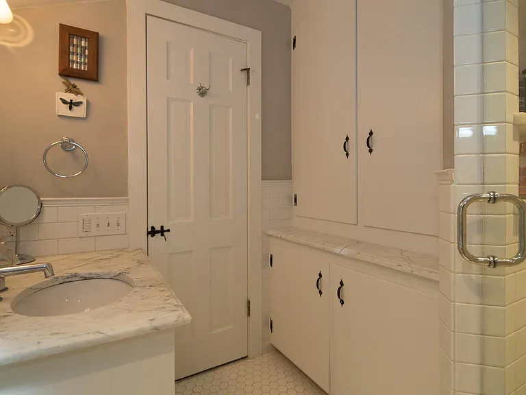 Bath off master bedroom.