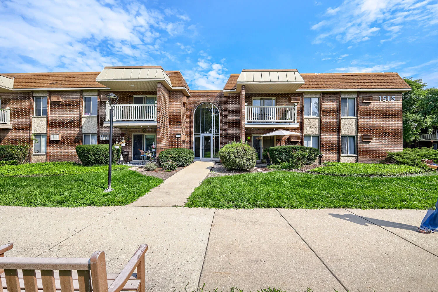 2 bed, 950 sqft, $1,850 — Photo 1
