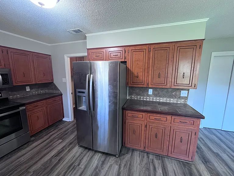 215 Berkshire Cir — Photo 15