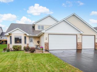 22 Coach Light Dr, Hudson, WI 54016