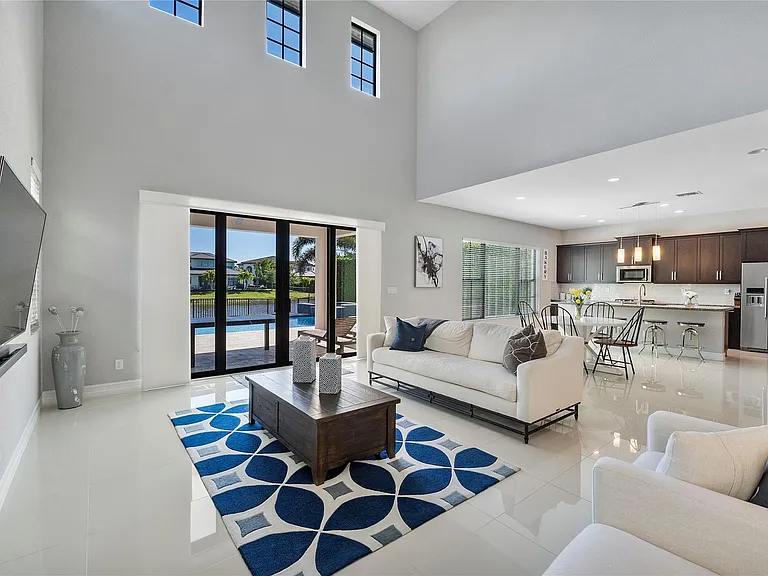 11036 Meridian Dr N — Photo 16
