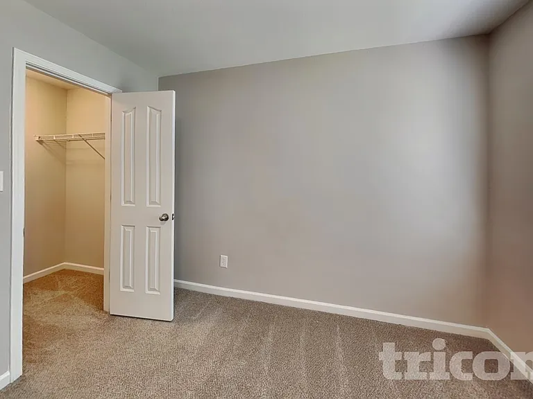 1129 Hawick Dr — Photo 11