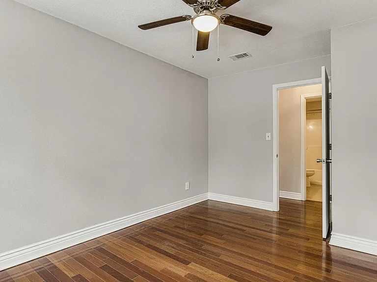 3420 Riverside Dr — Photo 45