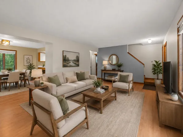 12 Pinewood Drive, Belgrade, ME 04917