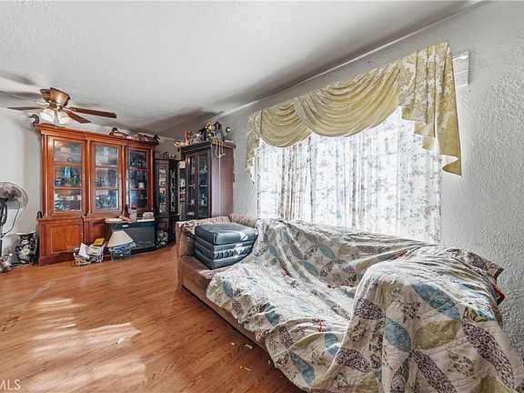 4th image of 21129 Santa Clara Rd