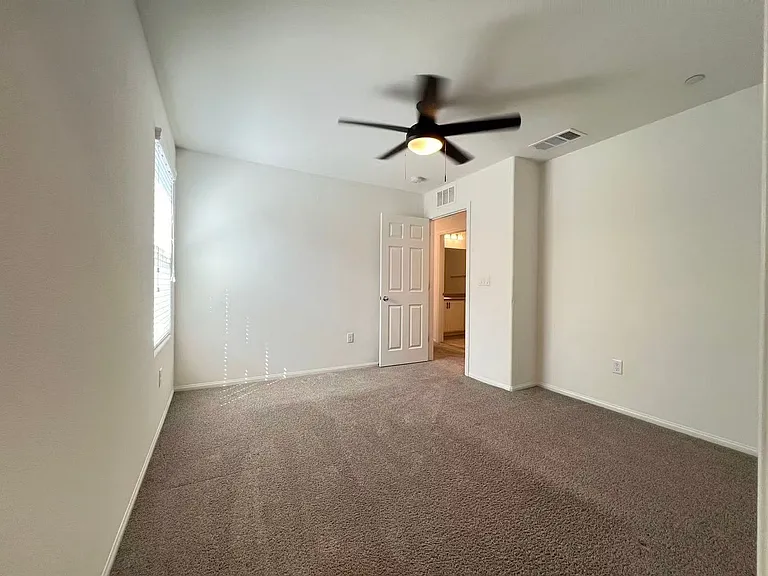 1347 Graphite Ave — Photo 20
