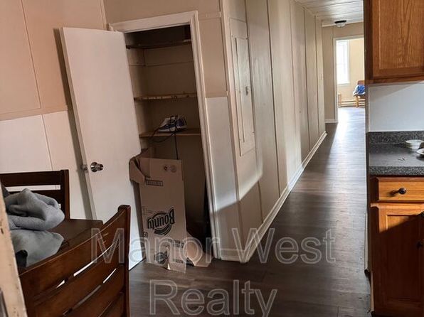 718 Centre St #2F, Ashland, PA 17921