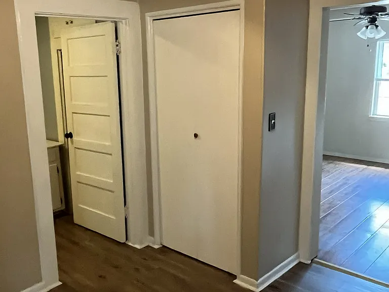 1019 Clay St — Photo 15