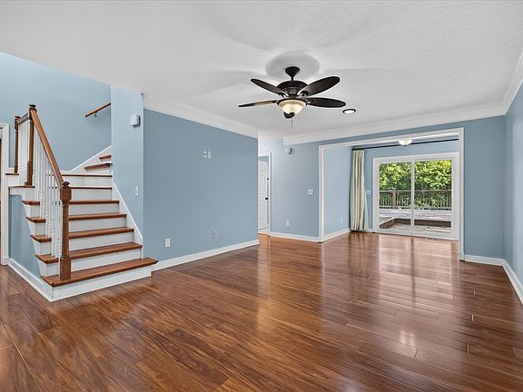3rd image of 402 Pointe Clear Dr
