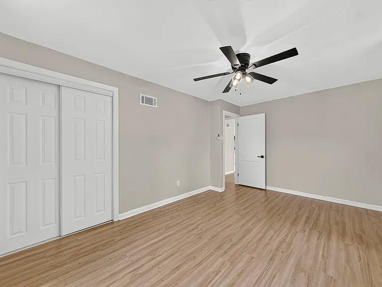 437 Warfield Ave — Photo 18