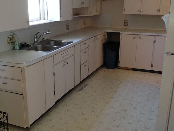 5th image of 716 Toles Ave