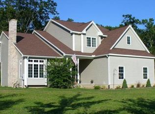 42 Pepper Ridge Dr, Belchertown, MA 01007