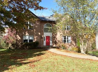 2016 Blossom Dr, Gibsonia, PA 15044