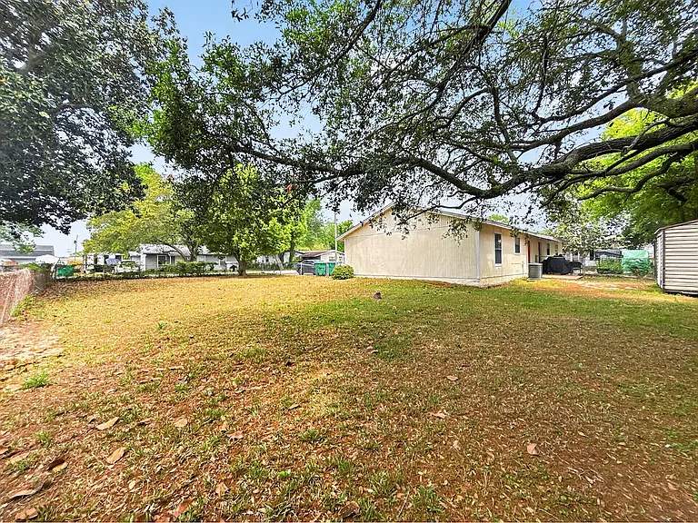208 Squirrel Haven Rd #A — Photo 15