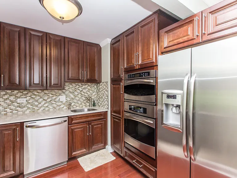 111 W Maple St #2904 — Photo 6