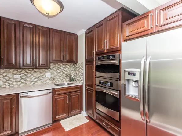 111 W Maple St APT 2904, Chicago, IL 60610