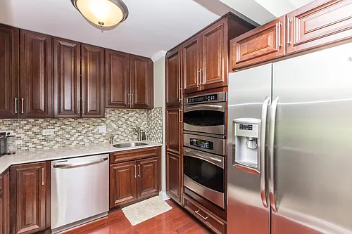 111 W Maple St #2904 Photo 1