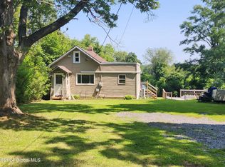 4025 River Rd, Niskayuna, NY 12309