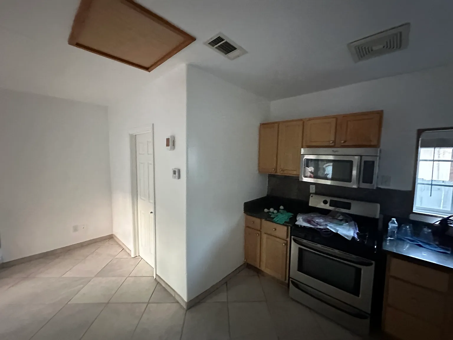 2 bed, 800 sqft, $2,700 — Photo 4