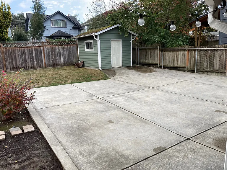 420 21st Ave E — Photo 5