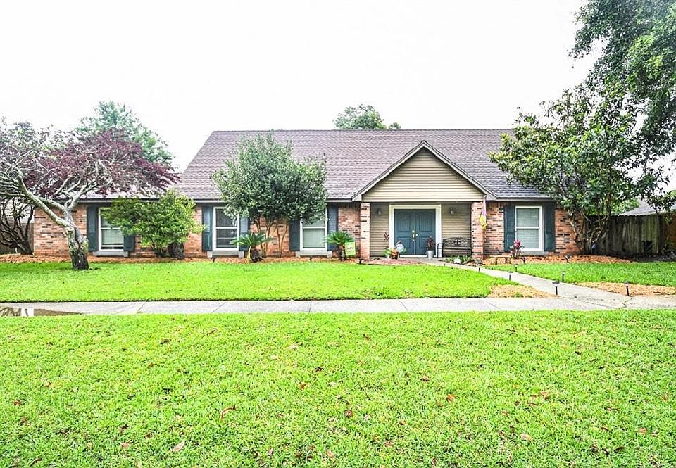 1st image of 203 Tallwood Dr