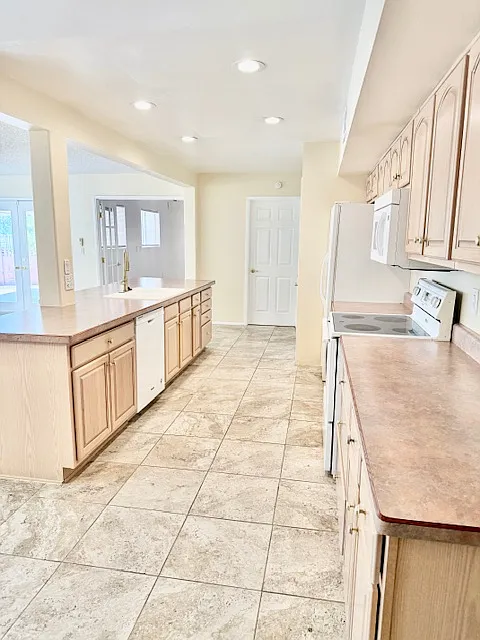 2 bed, 1759 sqft, $1,795 — Photo 2