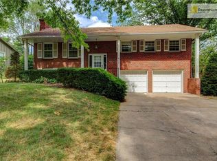9201 Larsen Dr, Overland Park, KS 66214