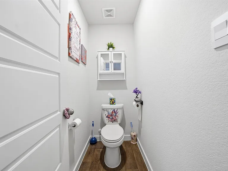 318 Merriman Rd — Photo 29