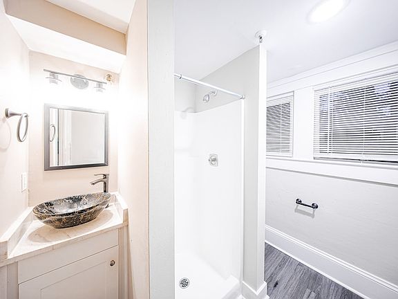 5th image of 39 Trammell St SW #34