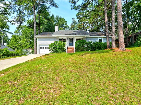 3rd image of 30 Suffolk Dr