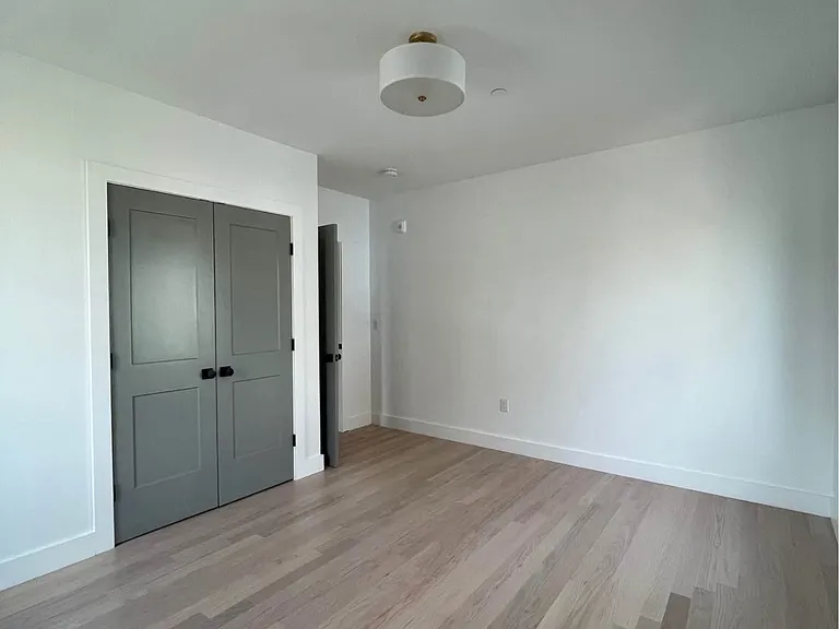52 Withington St #6 — Photo 5