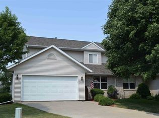 63 Pond View Ct, Iowa City, IA