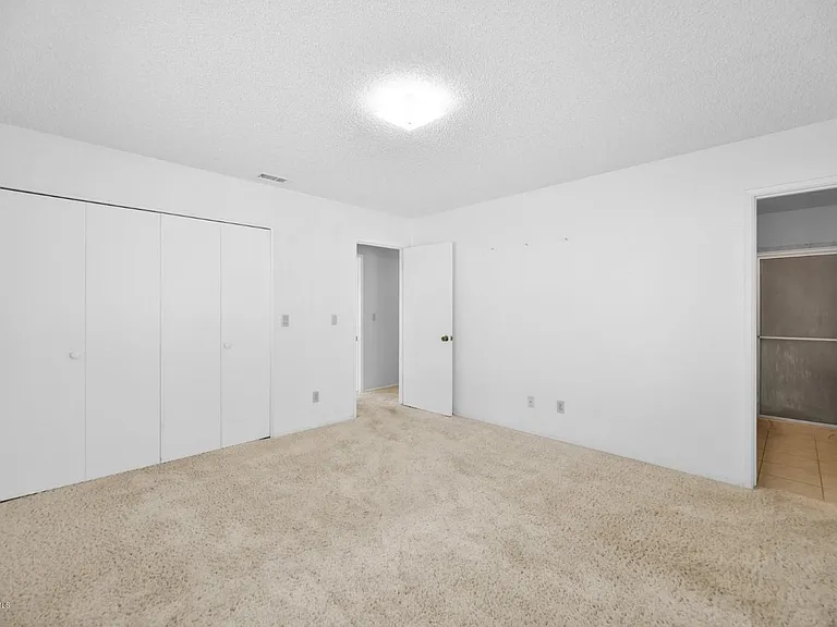 1602 Luna Ct — Photo 36