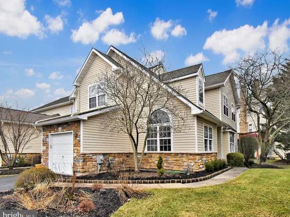 123 Shoal Creek Dr, Blue Bell, PA 19422