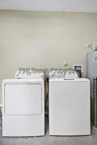 3 bed, 2.0 bath, 1368 sqft, $3,000 — Photo 4