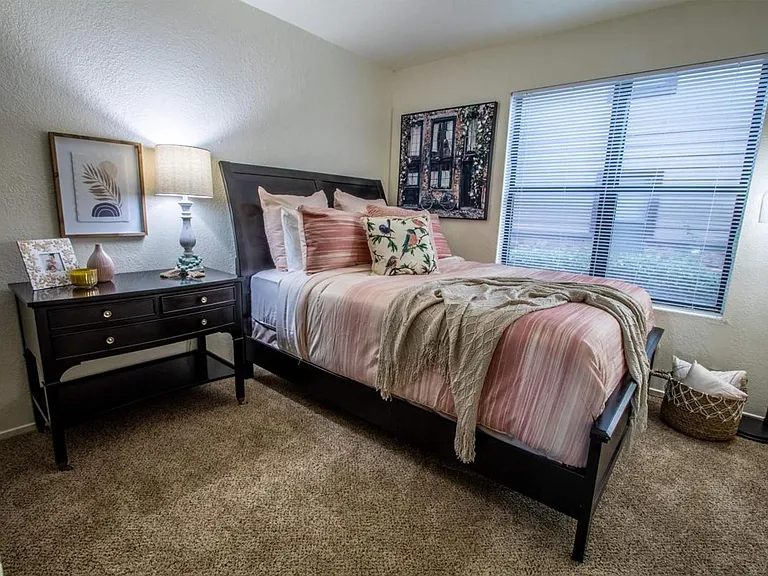 ONE MONTH FREE! APPLY FREE! VIRTUAL TOURS! — Photo 94