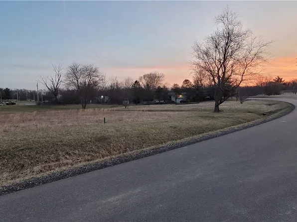 1135-1136 Cinnamon Dr, West Salem, OH 44287