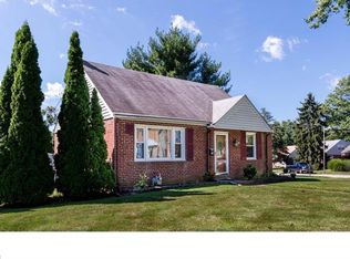 29 S Malin Rd, Broomall, PA 19008