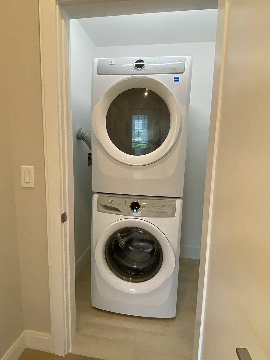 2 bed, 1028 sqft, $3,450 — Photo 3