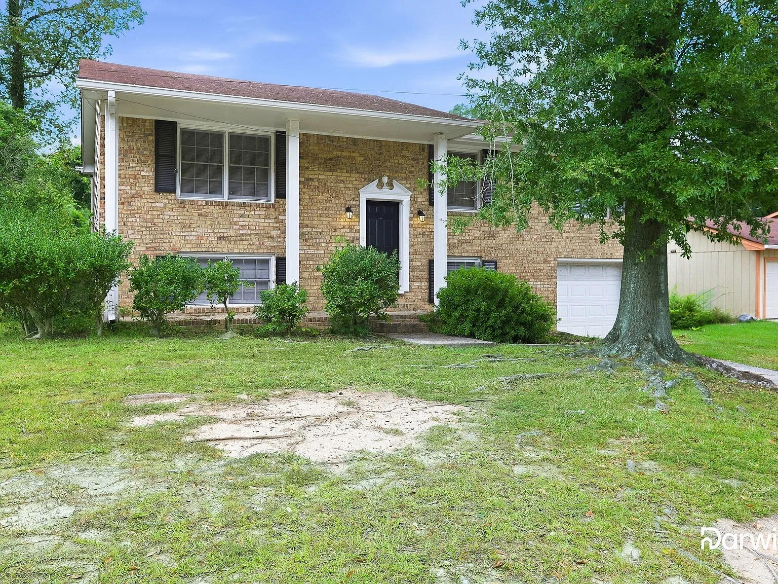 4 bed, 2.0 bath, 1242 sqft, $2,070 — Photo 2
