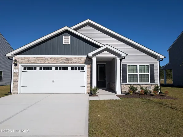 103 Umbrella Palm Drive, Hampstead, NC 28443