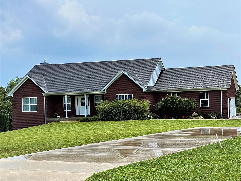 1st image of 486 Oak Tree Way