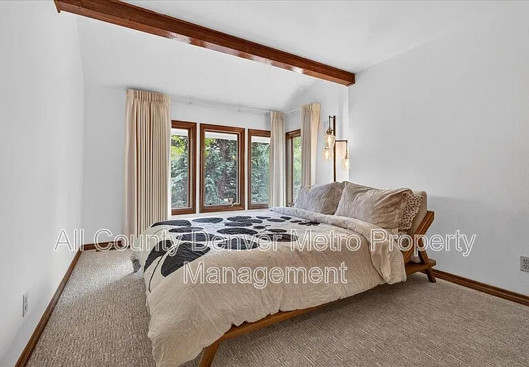 10193 Meade Ct — Photo 32
