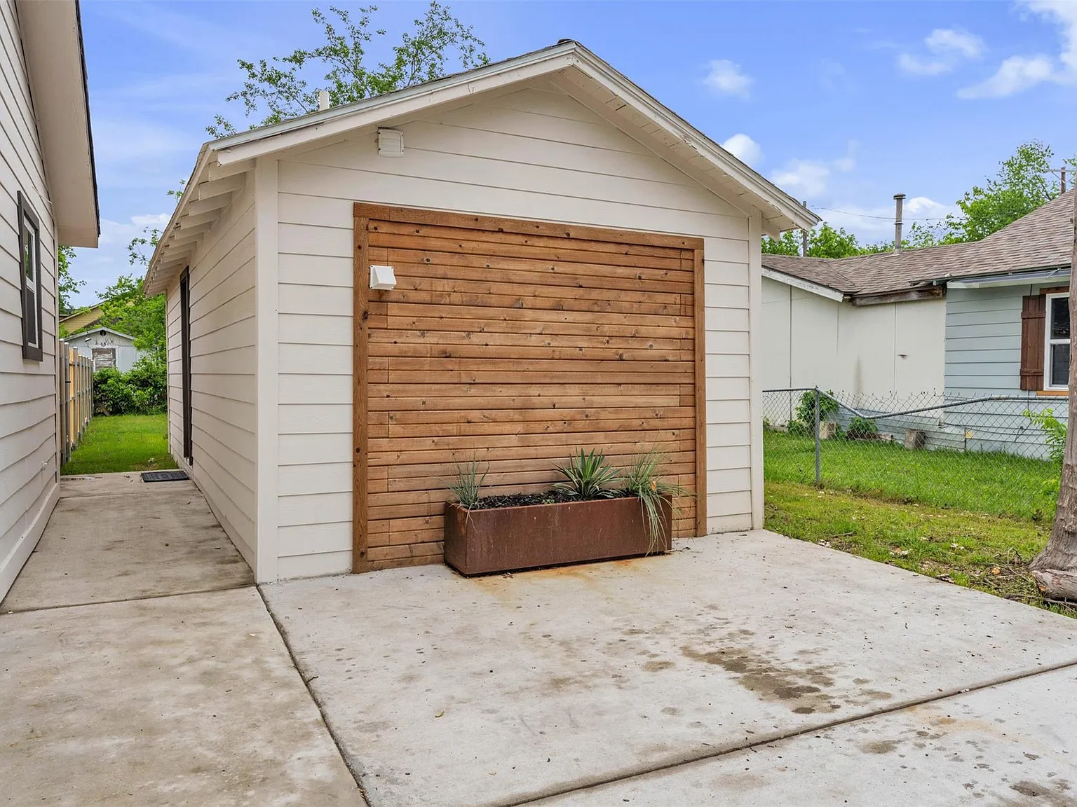 Studio, 500 sqft, $1,100 — Photo 2