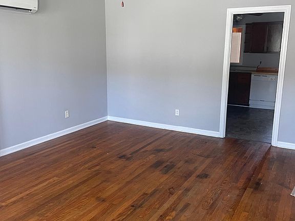 2nd image of 107 Maple Ave